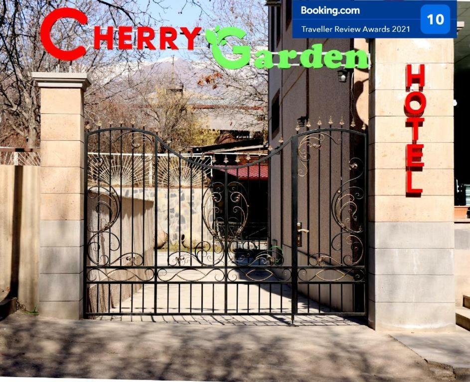 Cherry Garden Boutique Hotel Yeghegnadzor Exterior photo