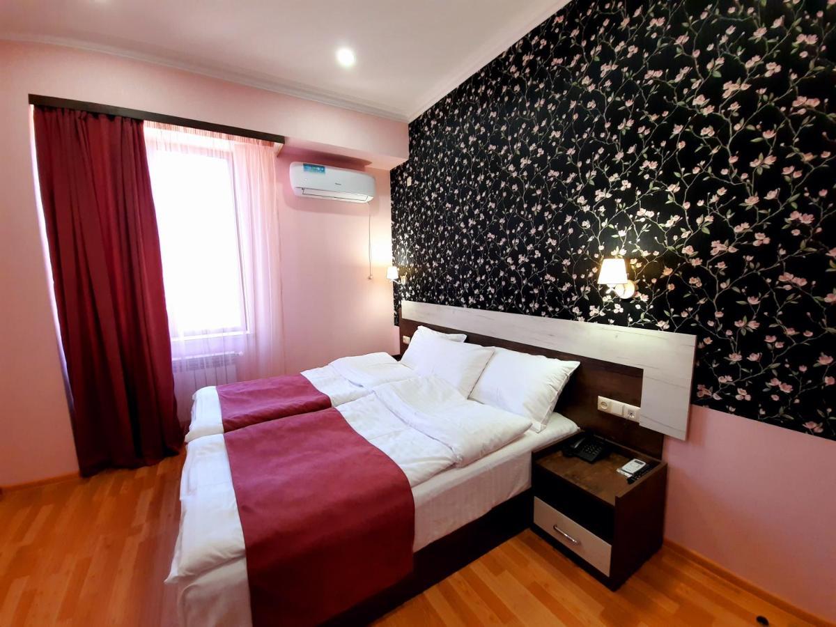 Cherry Garden Boutique Hotel Yeghegnadzor Exterior photo